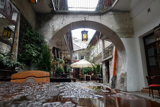 Tour via Kazimierz Quarter by Golf Cart with Schindler's Museum in Krakow - Golf cart orientation in Kazimierz: less slog, more sense