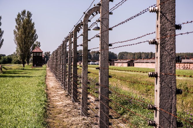 Two Day Trip to Auschwitz Birkenau and Wieliczka Salt Mine - Day 1 Lunch: Included So You Don’t Lose the Day