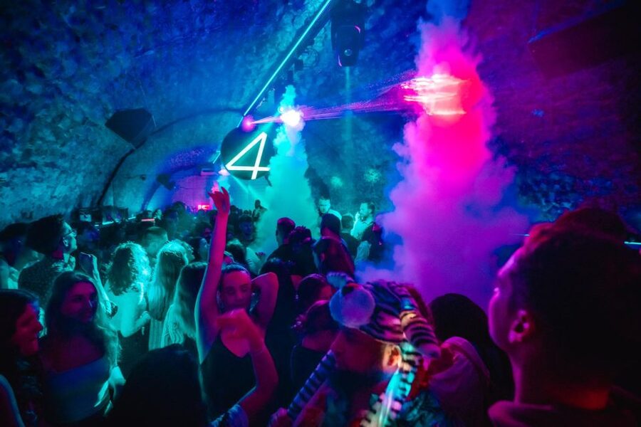 VIP Club Entry and Booth Booking - Welcome drink: the easiest way to start the night
