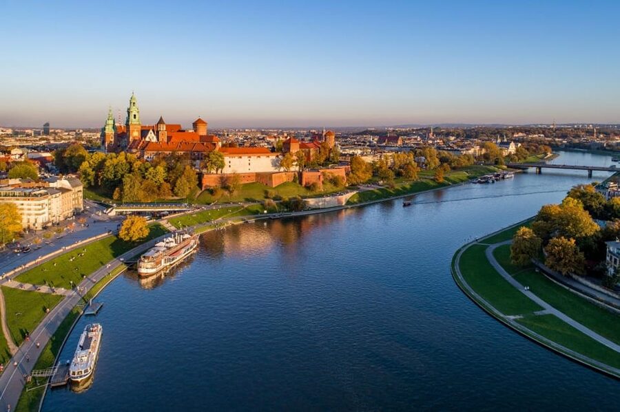 Wawel Castle and Cathedral Guided Tour - Inside the Royal Wawel Castle: Where the Museum Energy Starts