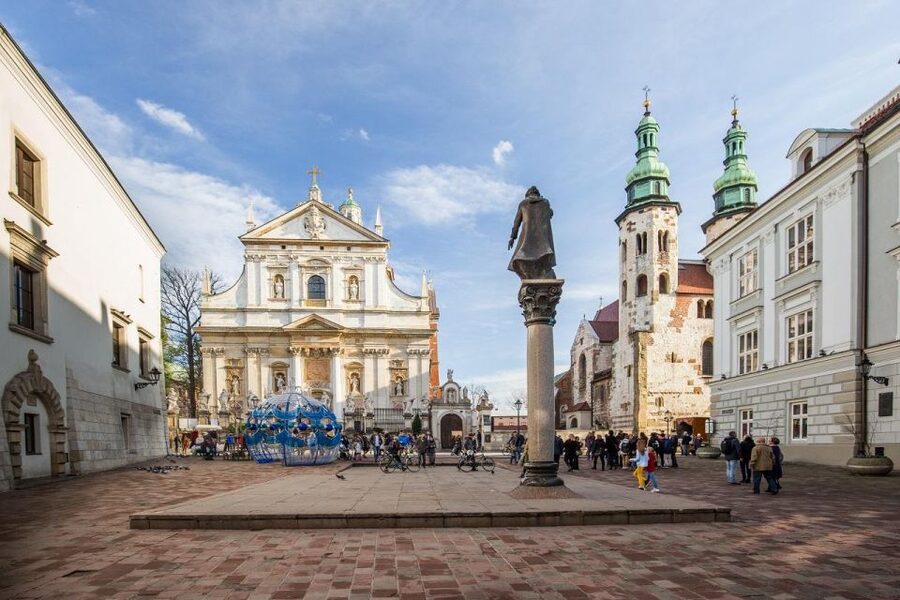 Wawel Castle, Cathedral, Old Town and St. Mary's Basilica - The practical start: meeting point, timing, and what to wear