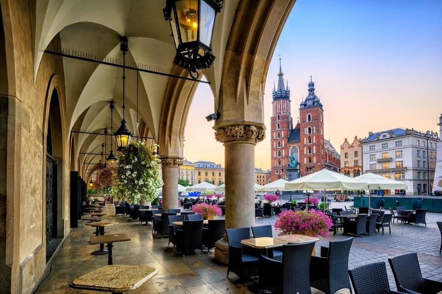 Wawel Castle, Cathedral, & Rynek Underground Tour with Lunch - Lunch break: planned reset, but check expectations