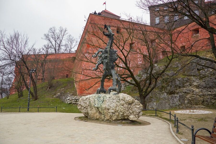 Wawel Castle & Cathedral Skip the Line Small Group Tour - Why a licensed, small-group guide changes everything at Wawel