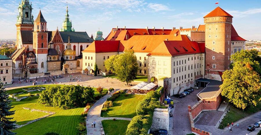Wawel Castle & Cathedral Skip the Line Small Group Tour - Royal Private Apartments: wealth, silverware, and private royal rooms