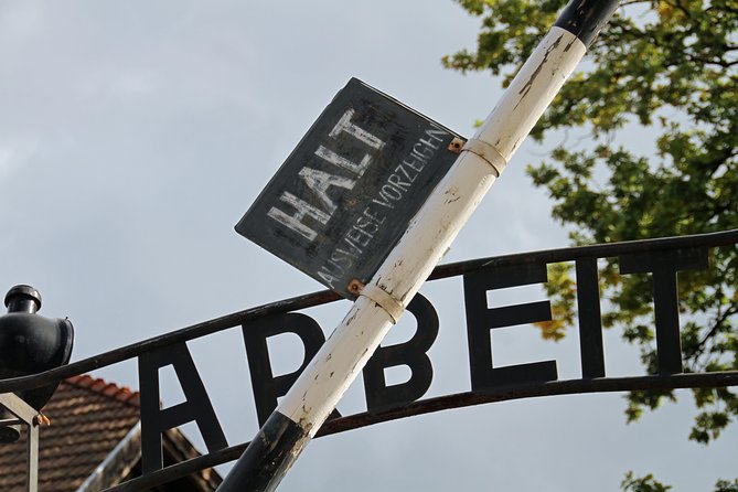 Wheelchair accessible PRIVATE transfer to Auschwitz - Birkenau - The ride to Oświęcim: planning for that 1.5-hour drive