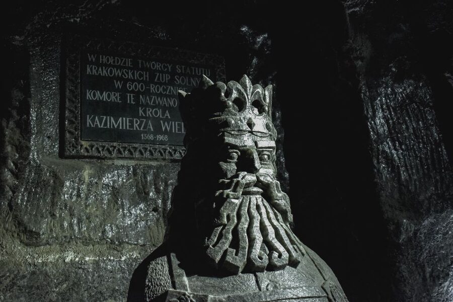 Wieliczka: Salt Mine Entrance and Guided Tour Ticket - The first descent: 378 stairs, 64 meters down, and a safety briefing
