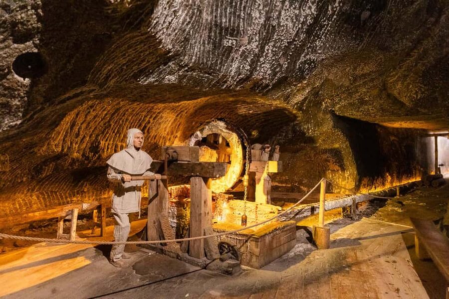 Wieliczka Salt Mine Tour from Kraków – Skip the Line Entry - Who this tour suits best (and who should be careful)