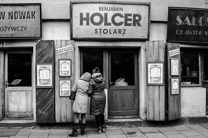 World War Two in Krakow: Jewish Quarter & Ghetto Tour - Plac Wolnica: Kazimierz’s Main Market Square (And Its Big Reputation)