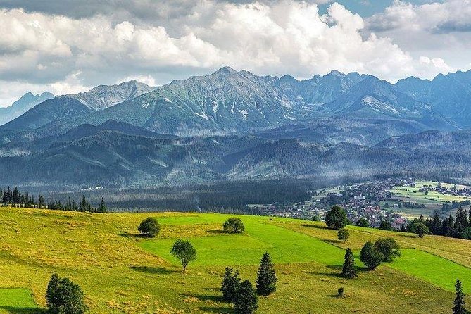 Zakopane Funicular Hill & Thermal Springs regular tour - Stop 3: Krupówki Street for Mountains, Souvenirs, and People-Watching
