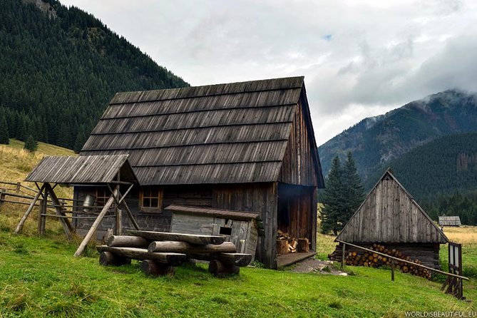 Zakopane & Thermal Springs: Private Tour - Chochołów village: identical-looking wooden houses and the soapy-water tradition