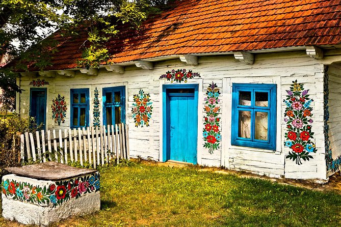 ZALIPIE - painted village, unique PRIVATE tour from Krakow - Dom Malarek: a short stop with the best souvenir logic