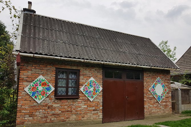 ZALIPIE - painted village, unique small group tour from Krakow - Entering Felicja Curyłowa’s Homestead Museum